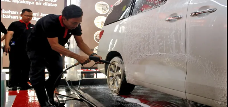 Cuci Mobil di Pertamina Bright Wash by Autoglaze Ada Garansi Loh!