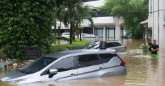 Berita Awas! Cat Mobil yang Terendam Banjir Bisa Belang
